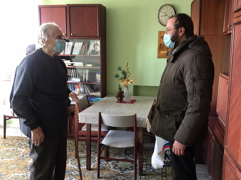 Депутаты исполняют мечты детей и дарят новогоднее настроение